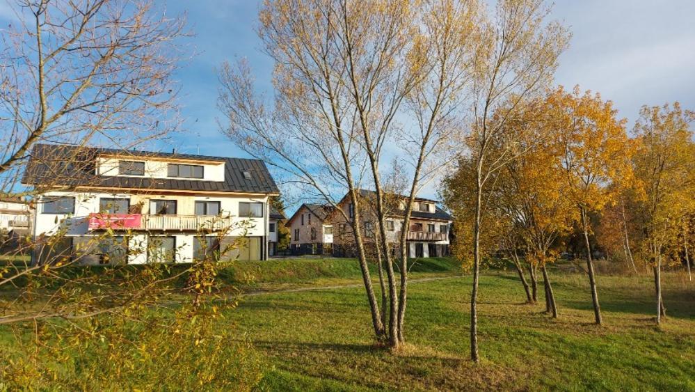 Lipno Apartments Bergmax, Ski Areal Lipno 16Min Dojezd - Resort Male Lipno S Terasou A Zahradkou, Parking Free Černá v Pošumaví Zewnętrze zdjęcie